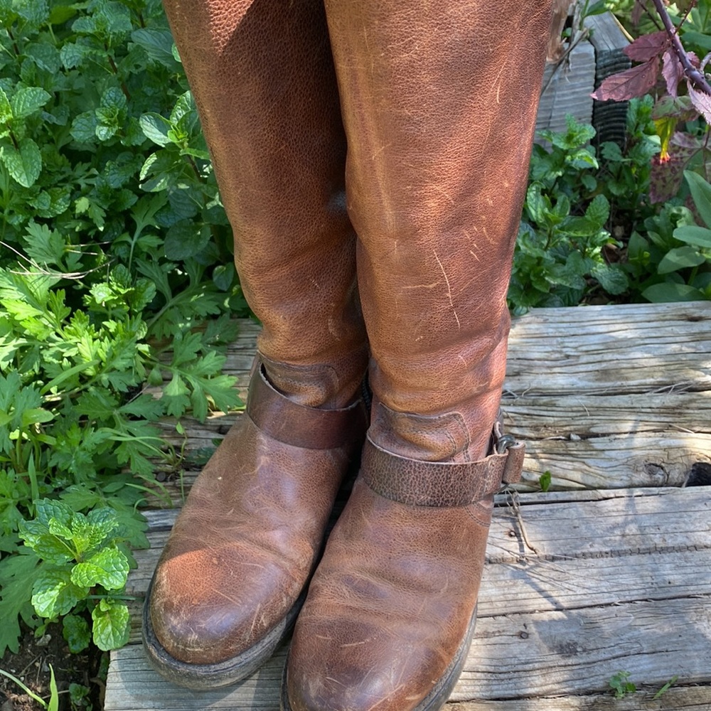 OluKai leather boots